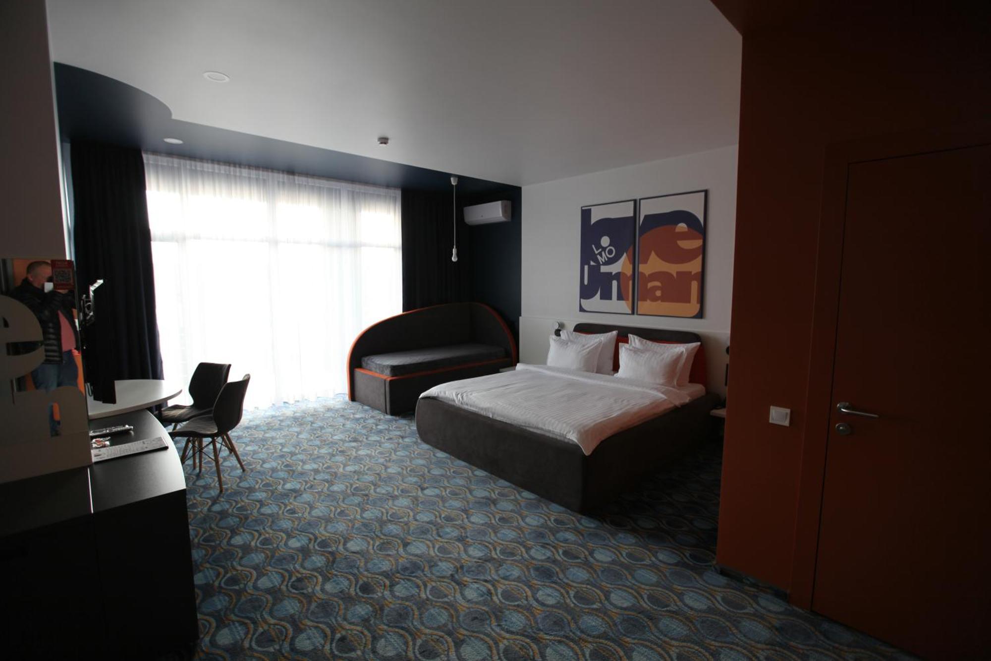 Lomo Hotel Umanʼ Dış mekan fotoğraf
